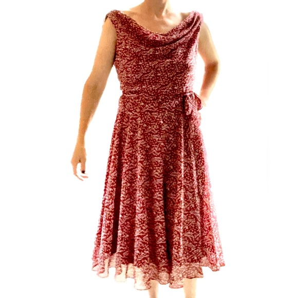 Red and white flowy floral garden party  dress perfect for every season - Picture 4 of 8